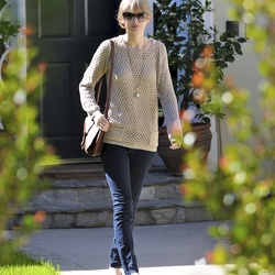 02-16 - Visiting a singing coach in Brentwood - California